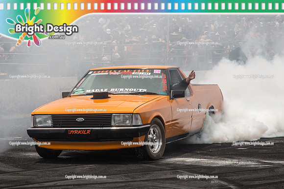 Summernats 28 Sunday 4 Jan 2015  BD  (7801)  TYRKILR BURNOUT