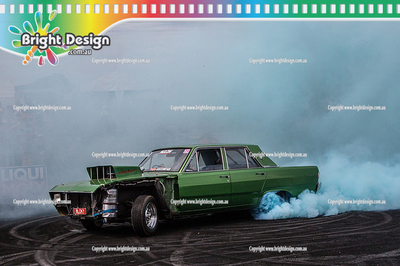 Summernats 28 Sunday 4 Jan 2015  BD  (8271)  BLOKY BURNOUT