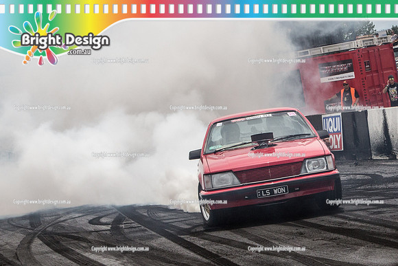 Summernats 28 Sunday 4 Jan 2015  BD  (7813)  LSWON BURNOUT