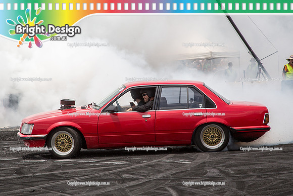 Summernats 28 Sunday 4 Jan 2015  BD  (7840)  LSWON BURNOUT