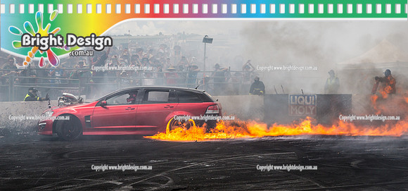 Summernats 28 Sunday 4 Jan 2015  BD  (8054)  STRUGLIN BURNOUT