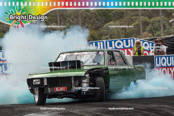 Summernats 28 Sunday 4 Jan 2015  BD  (8260)  BLOKY BURNOUT
