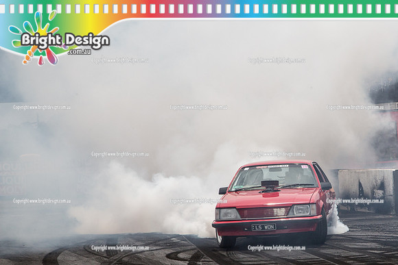 Summernats 28 Sunday 4 Jan 2015  BD  (7811)  LSWON BURNOUT