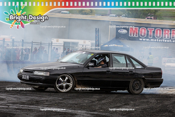 Motorfest @ Lardner Park  March 2015 SUNDAY  (18046)  SKINVN BURNOUT