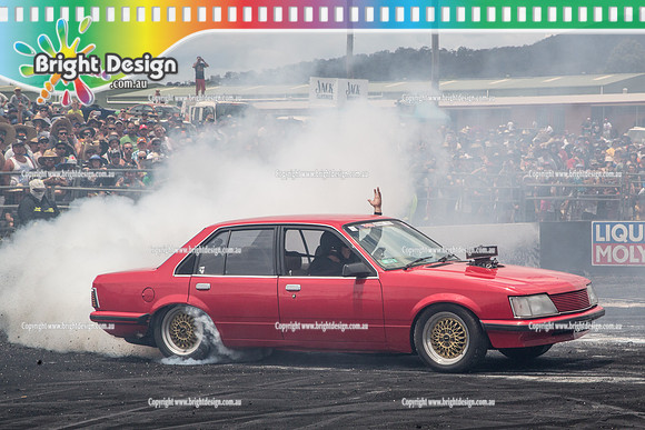 Summernats 28 Sunday 4 Jan 2015  BD  (7819)  LSWON BURNOUT