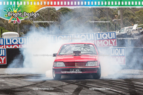 Summernats 28 Sunday 4 Jan 2015  BD  (7807)  LSWON BURNOUT