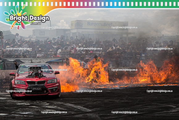 Summernats 28 Sunday 4 Jan 2015  BD  (8064)  STRUGLIN BURNOUT