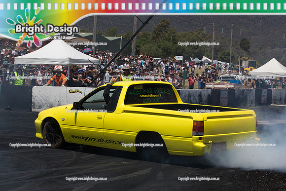 Summernats 28 Saturday 3 Jan 2015  BD (4642)  BAGMUP BURNOUT