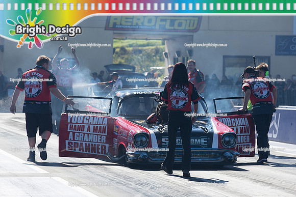 X-Champs @ Sydney Dragway SUN 4 May 2014  (6415)  TD 1221 TEAM BRAY RACING VICTOR BRAY  TOP DOOR SLAMMER  CROWD