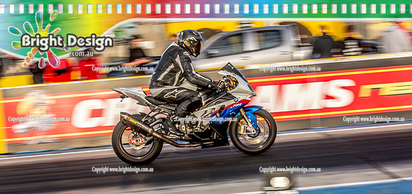 Fast Friday @ Calder Park Drag Racing Friday 18 November 2022  (137382)  BIKE BMW 2L1MN
