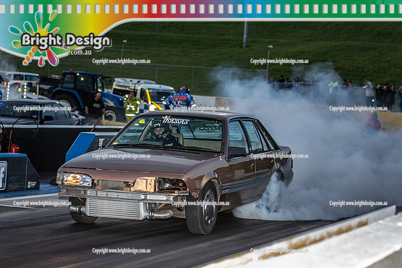 Fast Friday @ Calder Park Drag Racing Friday 18 November 2022  (137787)  IYKYK VL