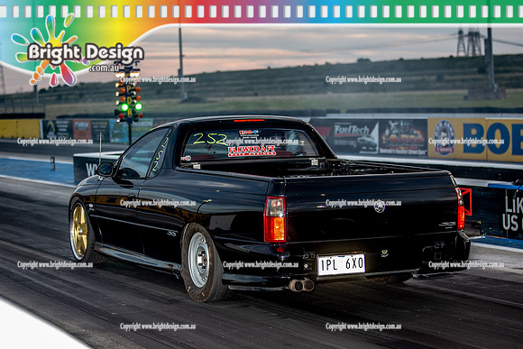Fast Friday @ Calder Park Drag Racing Friday 18 November 2022  (137765)  1PL6XO