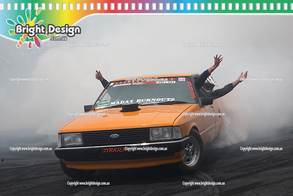 Summernats 28 Sunday 4 Jan 2015  BD  (7793)  TYRKILR BURNOUT