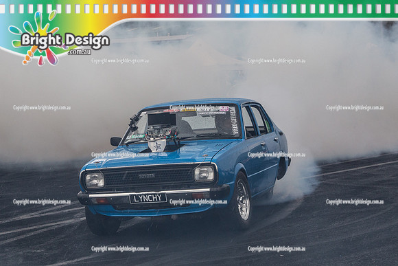 Summernats 28 Sunday 4 Jan 2015  BD  (8175)  LYNCHY BURNOUT