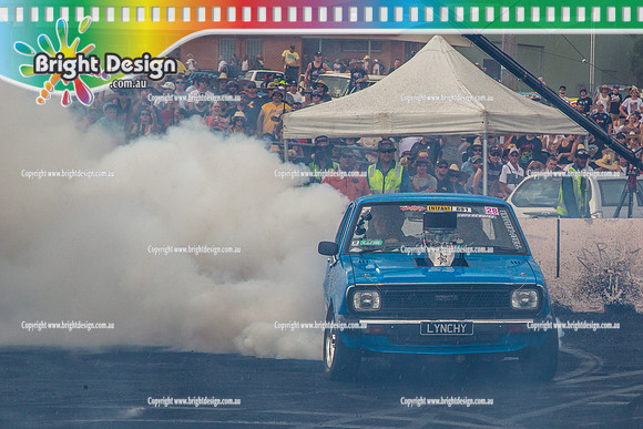 Summernats 28 Sunday 4 Jan 2015  BD  (8172)  LYNCHY BURNOUT