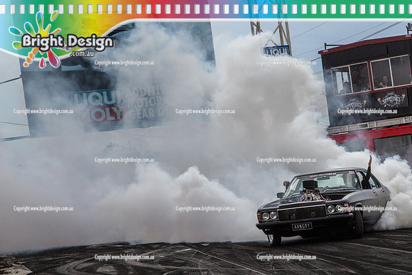 Summernats 28 Sunday 4 Jan 2015  BD  (8369)  AANGRY BURNOUT