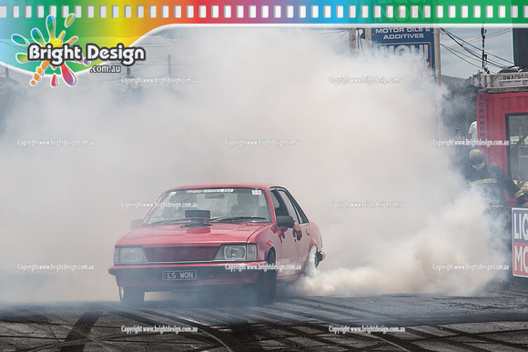 Summernats 28 Sunday 4 Jan 2015  BD  (7808)  LSWON BURNOUT