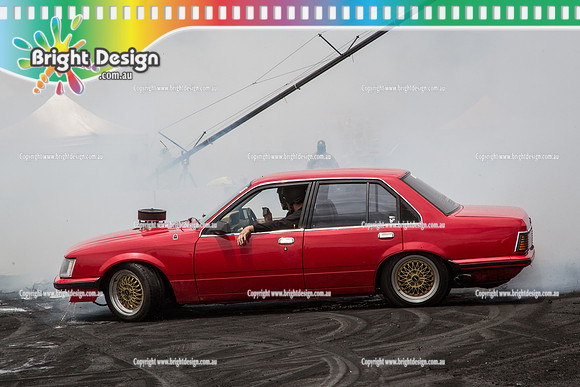 Summernats 28 Sunday 4 Jan 2015  BD  (7845)  LSWON BURNOUT