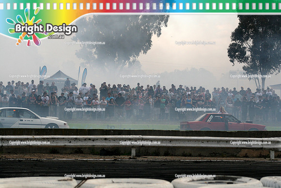 PMC 6 @ Winton Sept 2011 Bright Design (1089)  CROWD