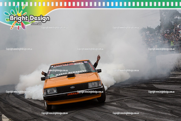 Summernats 28 Sunday 4 Jan 2015  BD  (7783)  TYRKILR BURNOUT