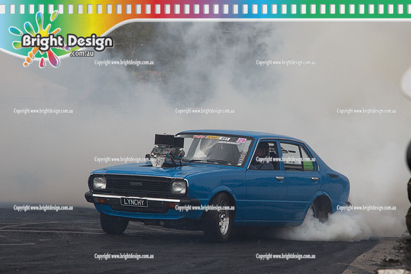 Summernats 28 Sunday 4 Jan 2015  BD  (8168)  LYNCHY BURNOUT