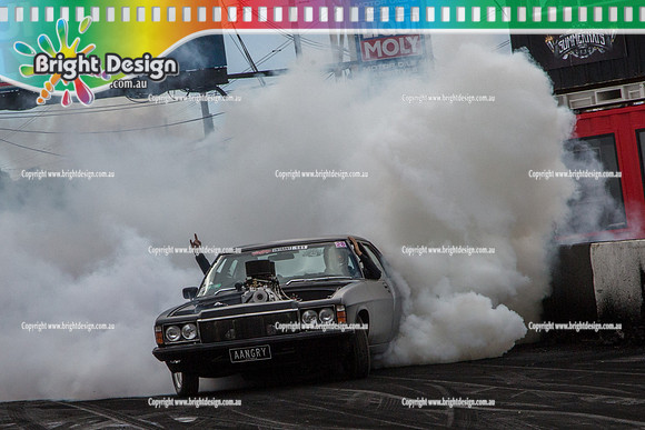 Summernats 28 Sunday 4 Jan 2015  BD  (8366)  AANGRY BURNOUT