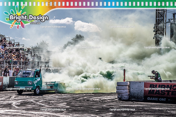 Summernats 34 Sunday 9 Jan 2022  BDMP2381  TINYTOWING BURNOUT