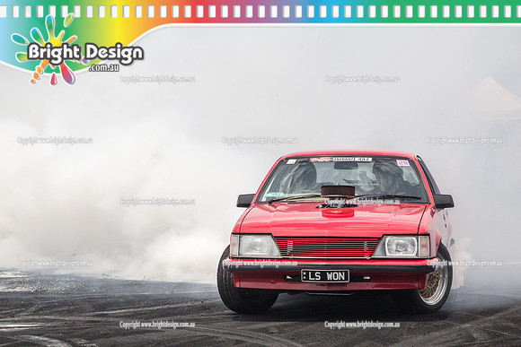 Summernats 28 Sunday 4 Jan 2015  BD  (7820)  LSWON BURNOUT