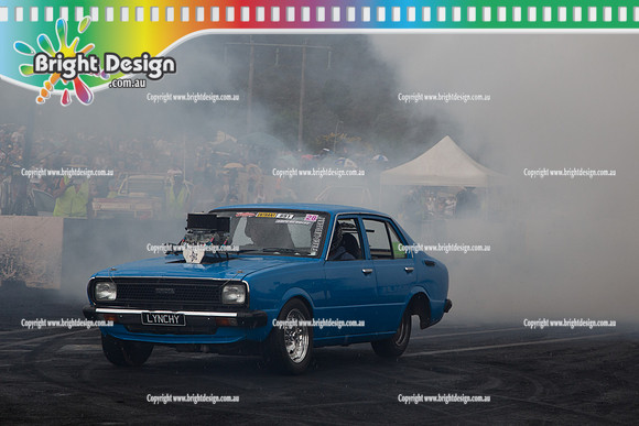 Summernats 28 Sunday 4 Jan 2015  BD  (8169)  LYNCHY BURNOUT