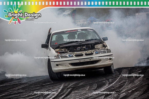 Motorfest @ Lardner Park SAT 11 March 2017 (20716)  WHITE  COMMODORE TBC BURNOUT