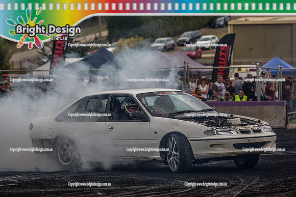 Motorfest @ Lardner Park SAT 11 March 2017 (20715)  WHITE COMMODORE TBC BURNOUT