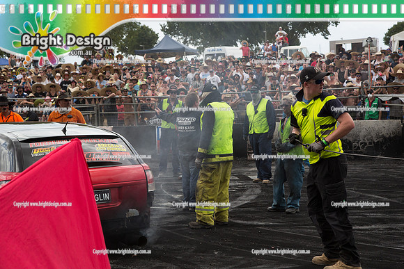 Summernats 28 Sunday 4 Jan 2015  BD  (8084)  STRUGLIN BURNOUT