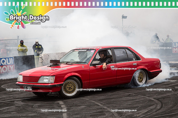 Summernats 28 Sunday 4 Jan 2015  BD  (7844)  LSWON BURNOUT