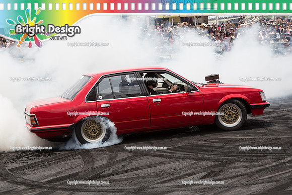 Summernats 28 Sunday 4 Jan 2015  BD  (7835)  LSWON BURNOUT