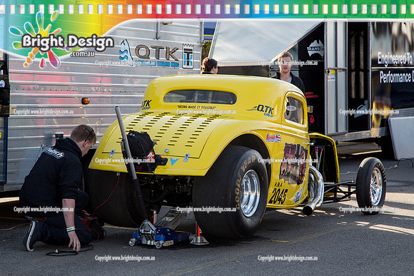 ROWE Memorial Super Stock Classic @ Calder Park Raceway  27 Dec 2015 (40061)  OUTCAST NEIL DYSON 2045