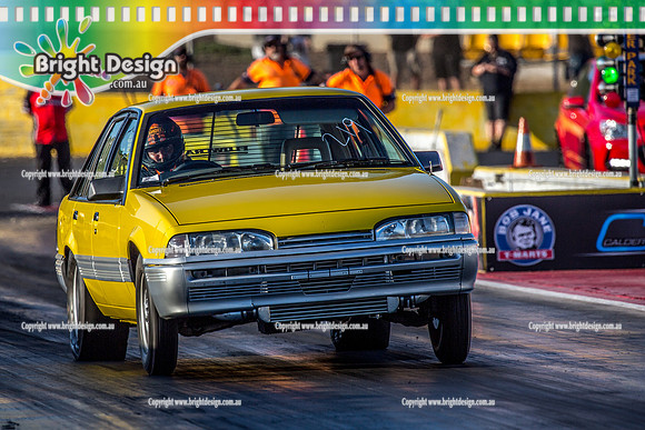 Fast Friday @ Calder Park Drag Racing Friday 15 December 2017   (93898)  219 YELLOW VL
