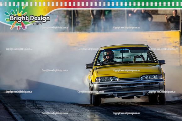 Fast Friday @ Calder Park Drag Racing Friday 15 December 2017   (93890)  219 YELLOW VL