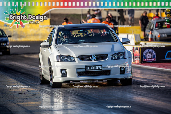 Fast Friday @ Calder Park Drag Racing Friday 15 December 2017   (93768)  YHD570