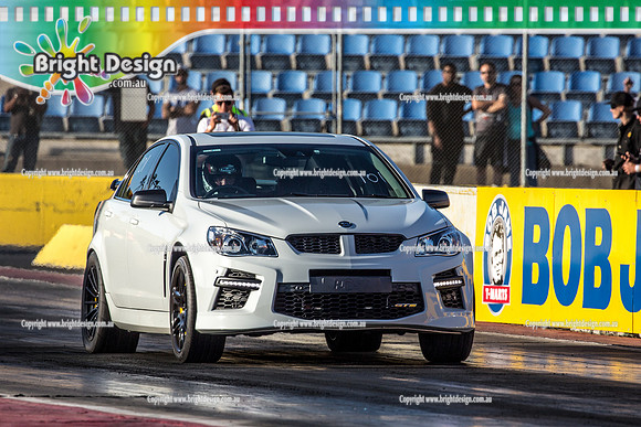 Fast Friday @ Calder Park Drag Racing Friday 15 December 2017   (93758)   101 WHITE HSV