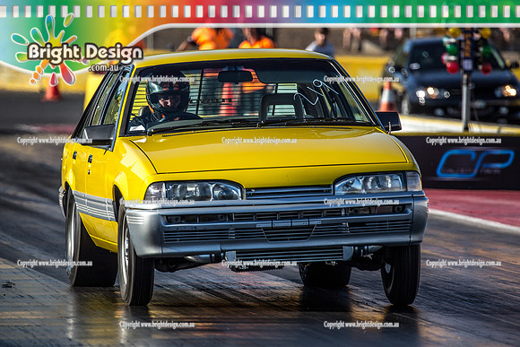Fast Friday @ Calder Park Drag Racing Friday 15 December 2017   (93493)  219 YELLOW VL