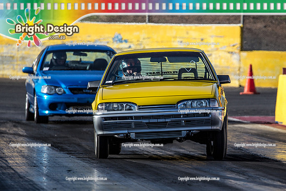 Fast Friday @ Calder Park Drag Racing Friday 15 December 2017   (93489)  219 YELLOW VL