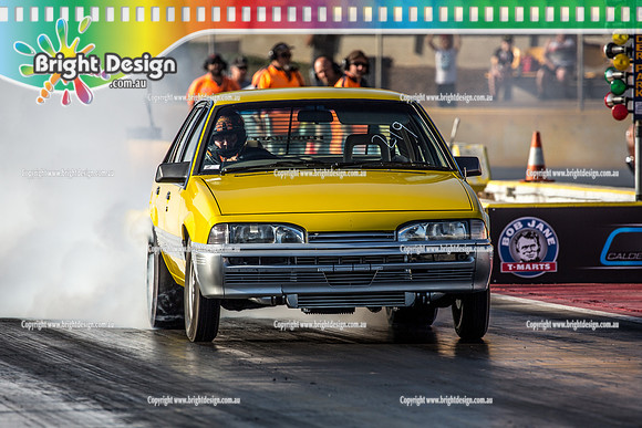 Fast Friday @ Calder Park Drag Racing Friday 15 December 2017   (93483)  219 YELLOW VL