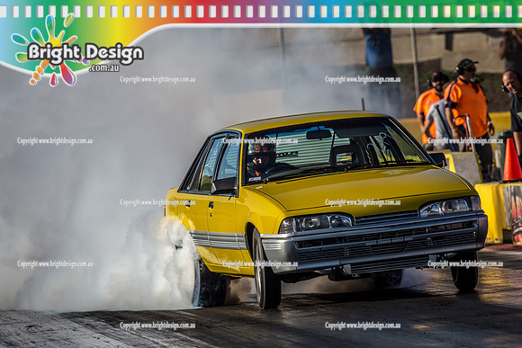 Fast Friday @ Calder Park Drag Racing Friday 15 December 2017   (93482)  219 YELLOW VL