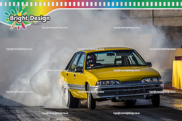 Fast Friday @ Calder Park Drag Racing Friday 15 December 2017   (93481)  219 YELLOW VL