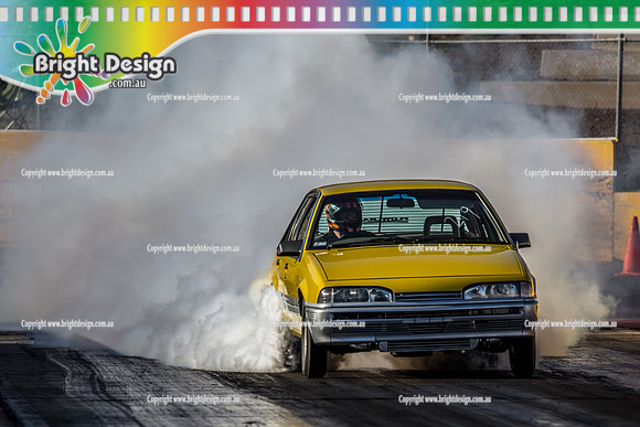 Fast Friday @ Calder Park Drag Racing Friday 15 December 2017   (93480)  219 YELLOW VL