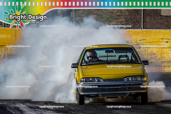 Fast Friday @ Calder Park Drag Racing Friday 15 December 2017   (93478)  219 YELLOW VL