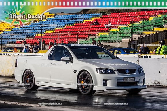 Fast Friday @ Calder Park Drag Racing Friday 15 December 2017   (93392)  YHD570