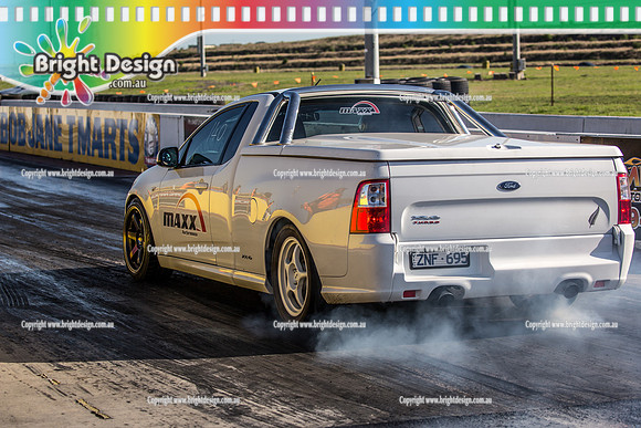 Fast Friday @ Calder Park Drag Racing Friday 15 December 2017   (93343)  ZNF695