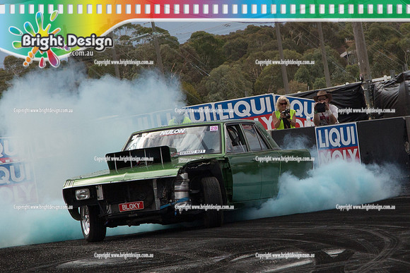 Summernats 28 Sunday 4 Jan 2015  BD  (8261)  BLOKY BURNOUT