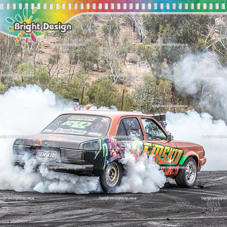 Street Machine Supernats 24 @ Stawell Motor Sports Club 8 Dec 2018  (1295)-2  GEMSKID BURNOUT